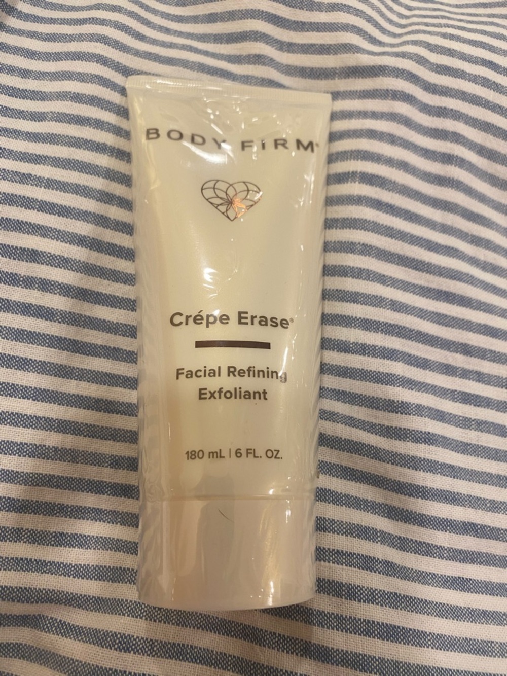 BODY FIRM Crêpe Erase Facial Refining Exfoliant - White
